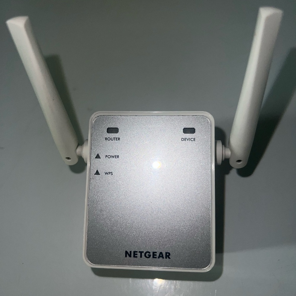 WiFi Extender Booster Faster Internet! Netgear N300 Wi-Fi Range Extender EX2700